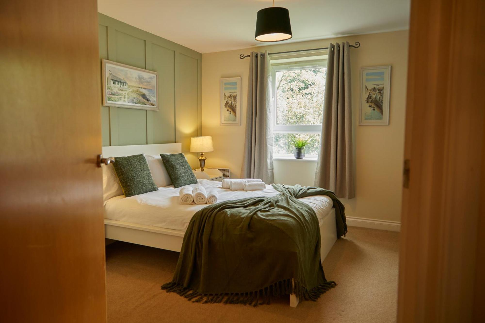 Stylish 2-Bedroom Apartment With Free Parking Halifax Exterior foto