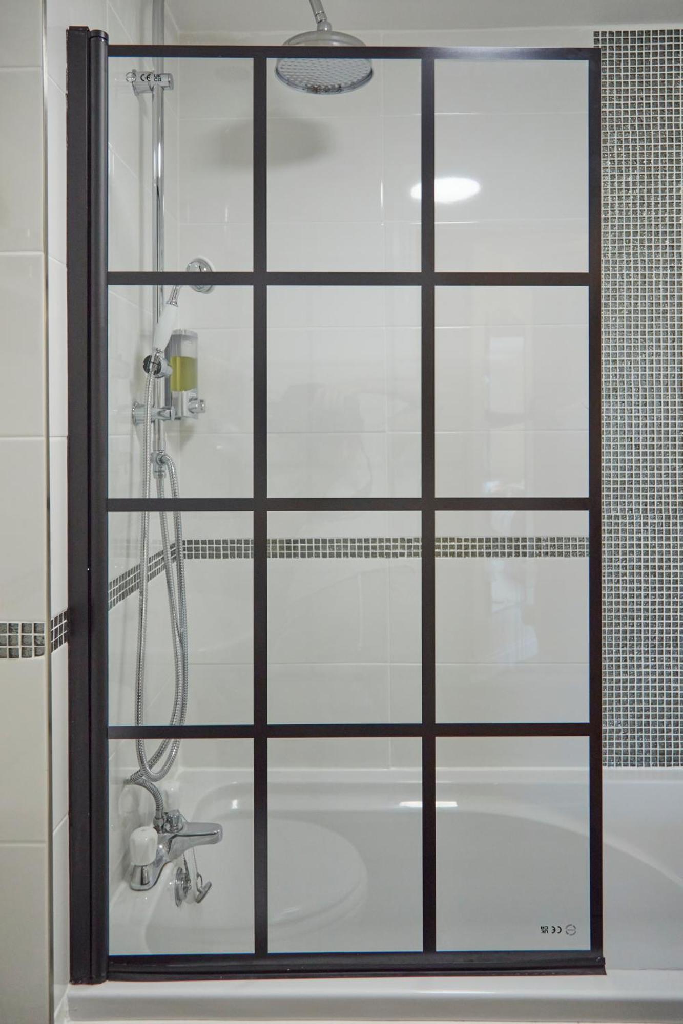 Stylish 2-Bedroom Apartment With Free Parking Halifax Exterior foto